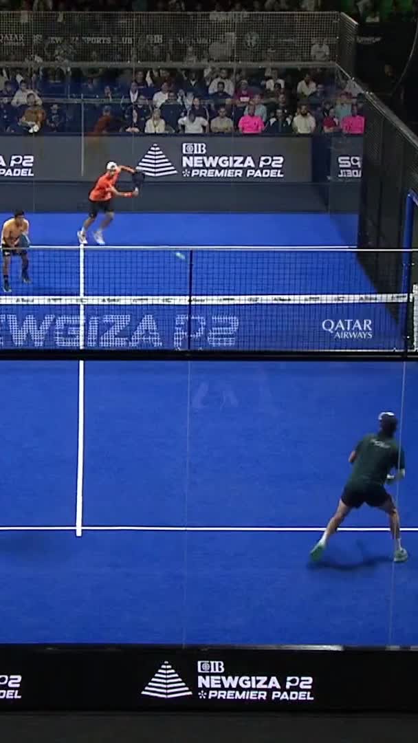 Chingotto commits a crucial error after a tweener by Galan
