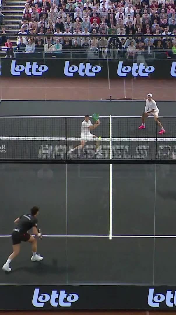 Coello hits a nice forehanded volley to take their third game of the first set