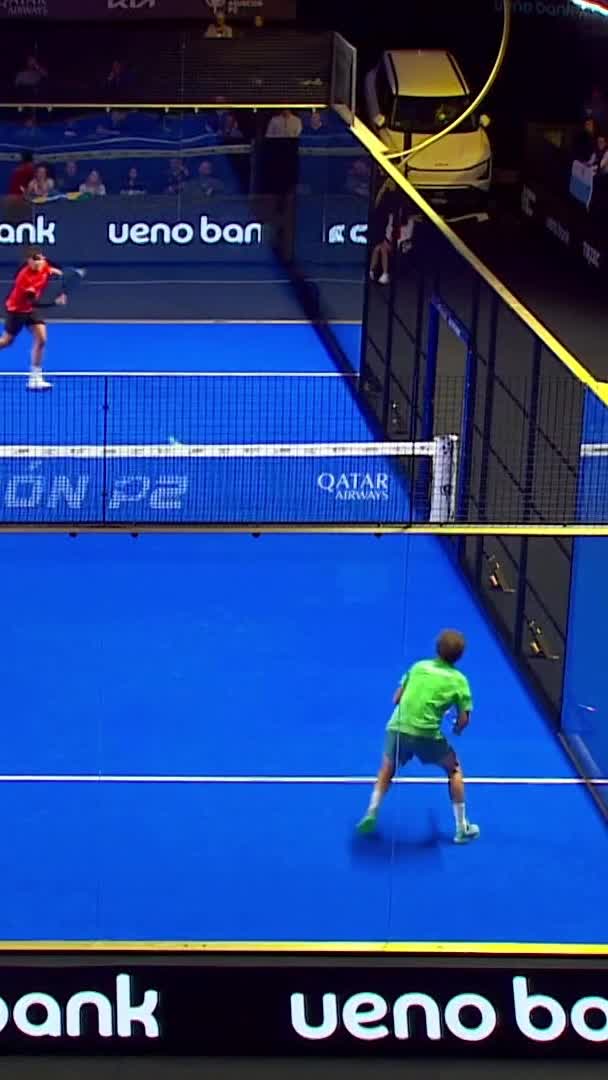 Alonso wins the service at the net