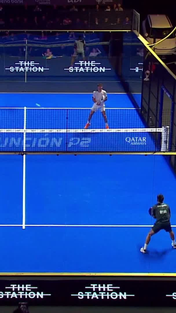 Tello & Arce win the star point and save the break point against them