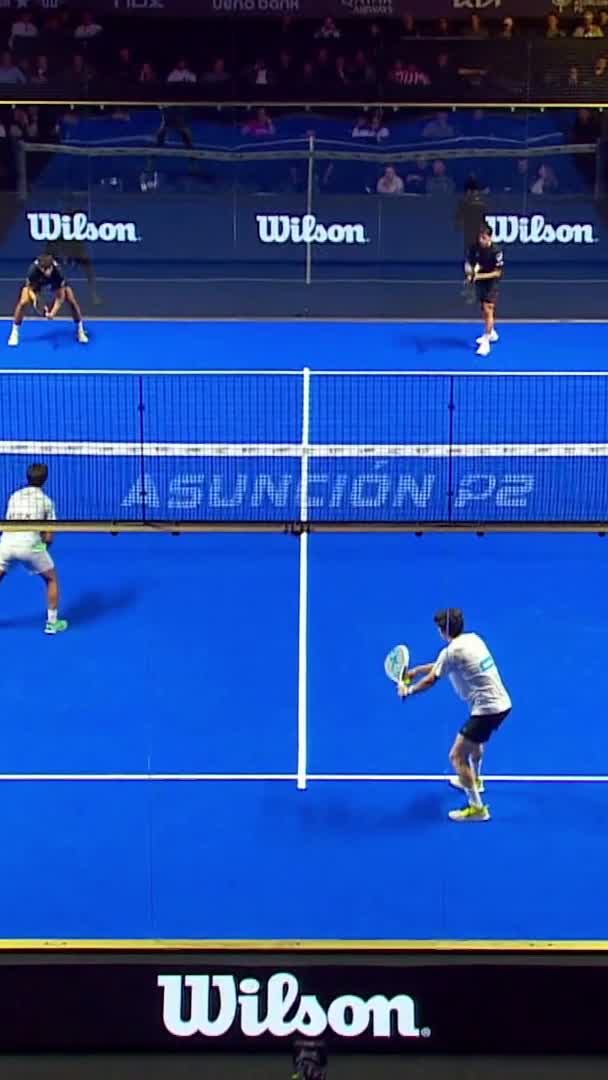 Unforced error by Jon Sanz and Break for the Coello-Tapia pair to serve for the match