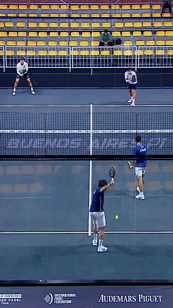 Gala commits an error losing them a break point