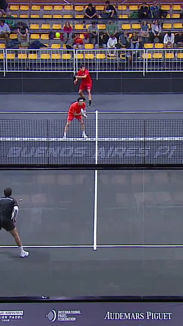 Rodriguez & De Pascual win the star point and save the break point against them