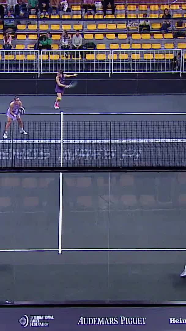 Ortega and Calvo take the first set