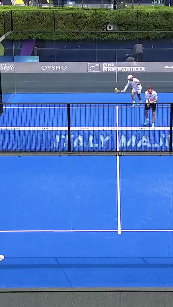 Chozas' unforced error gives away a game for the opponent