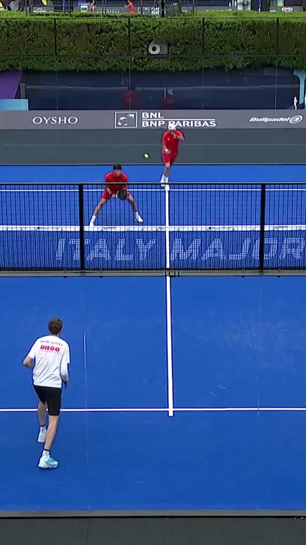 Libaak with another very powerful smash
