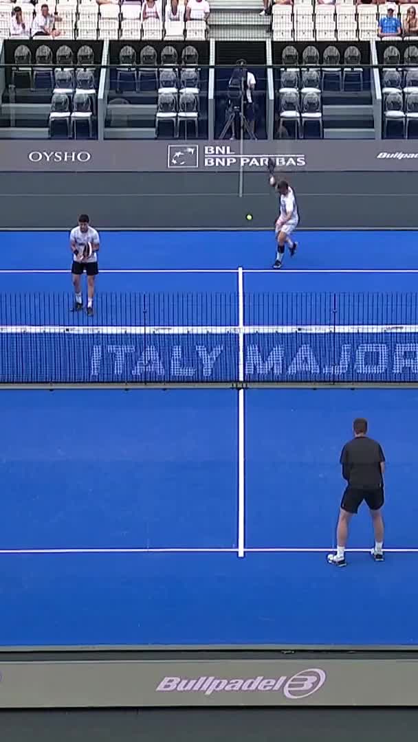 Del Castillo hits a forehanded winner to take their fifth game of the final set