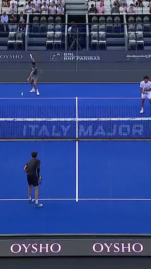 Castaño and Gil extend their lead to 5-1 in the second set