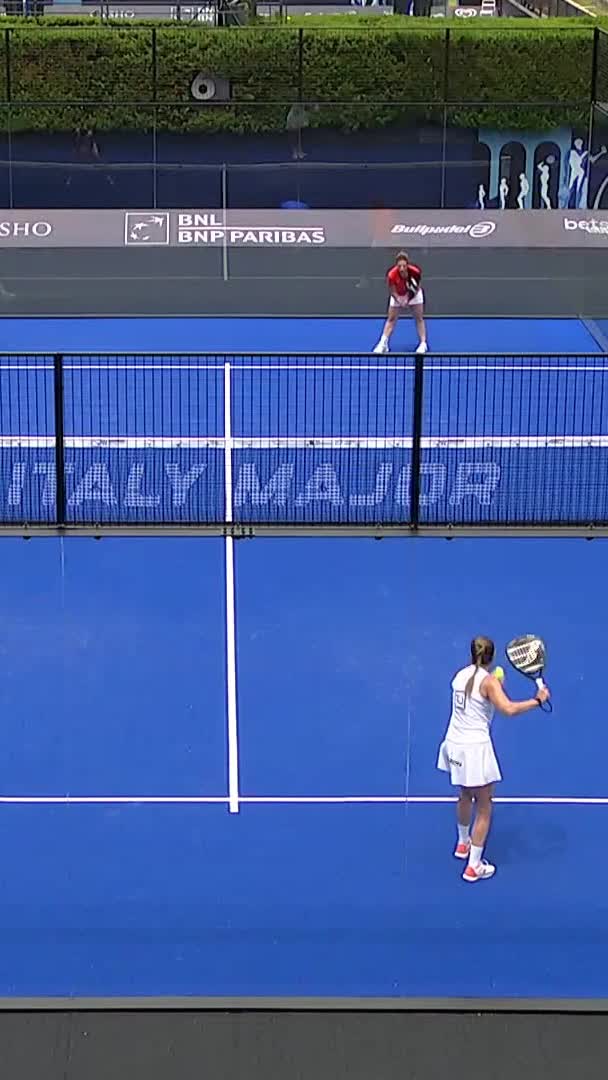 x4 by Dal Pozzo at the net