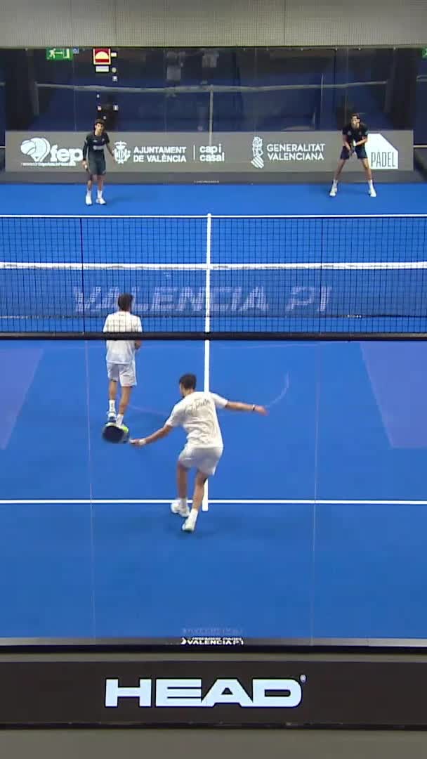 Piotto hits a forehanded winner 4-5