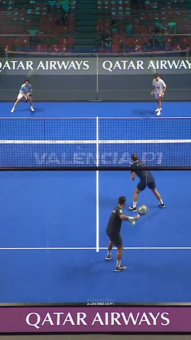 Hernandez hits a great X3 that Ayats cannot save
