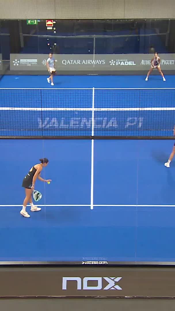 Martinez - Perez win another break point