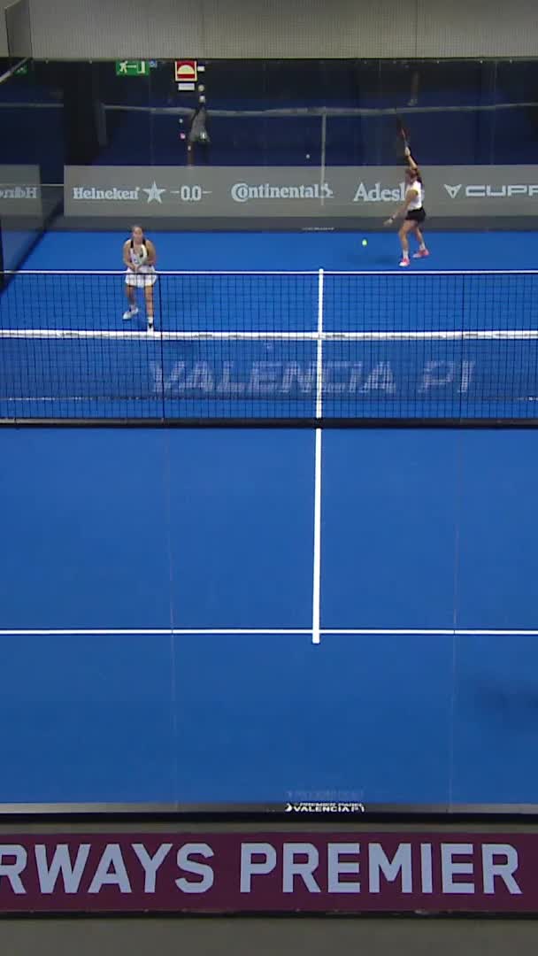 An error from Eusebio gives the break to Caldera and Goenaga