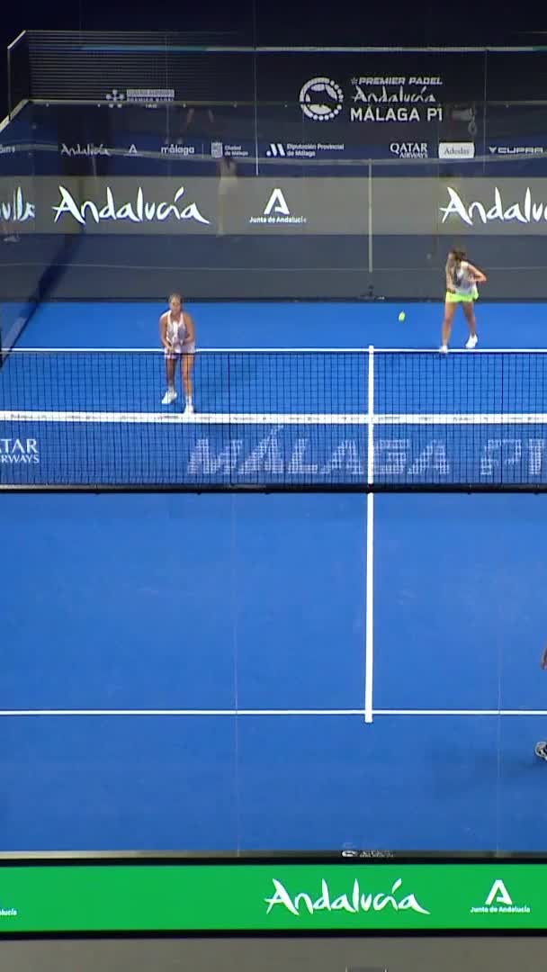 Fassio comes up with an incredible smash defense to keep the point alive