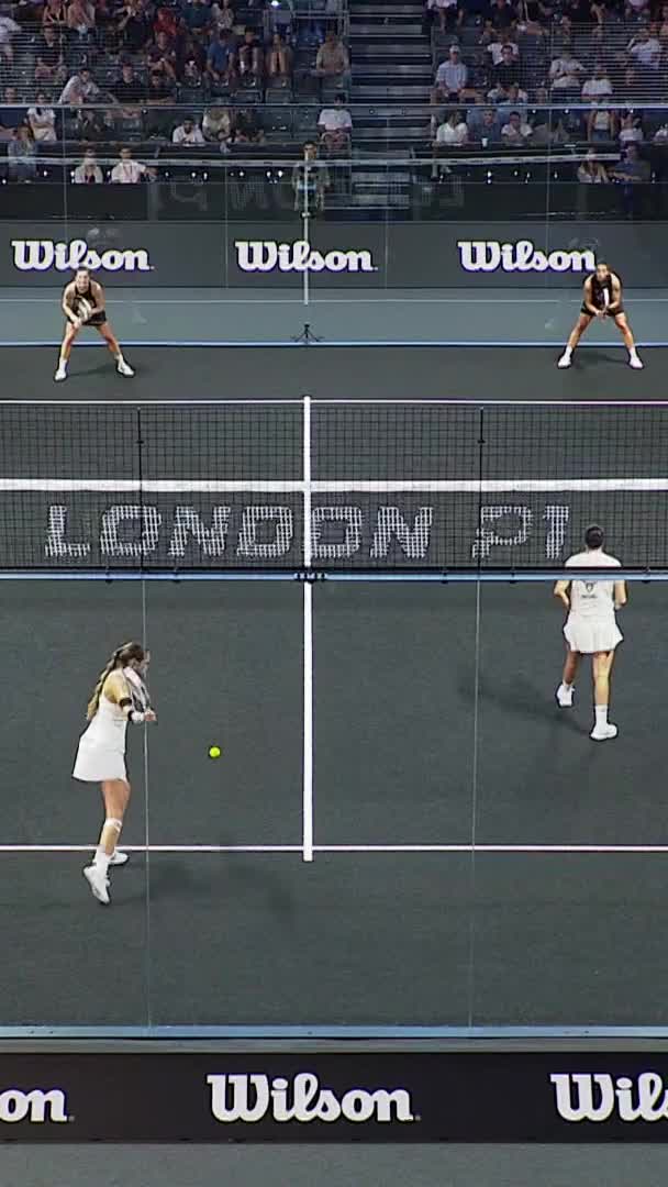 “Gemma-nificent” Triay with a beautiful return from outside the court