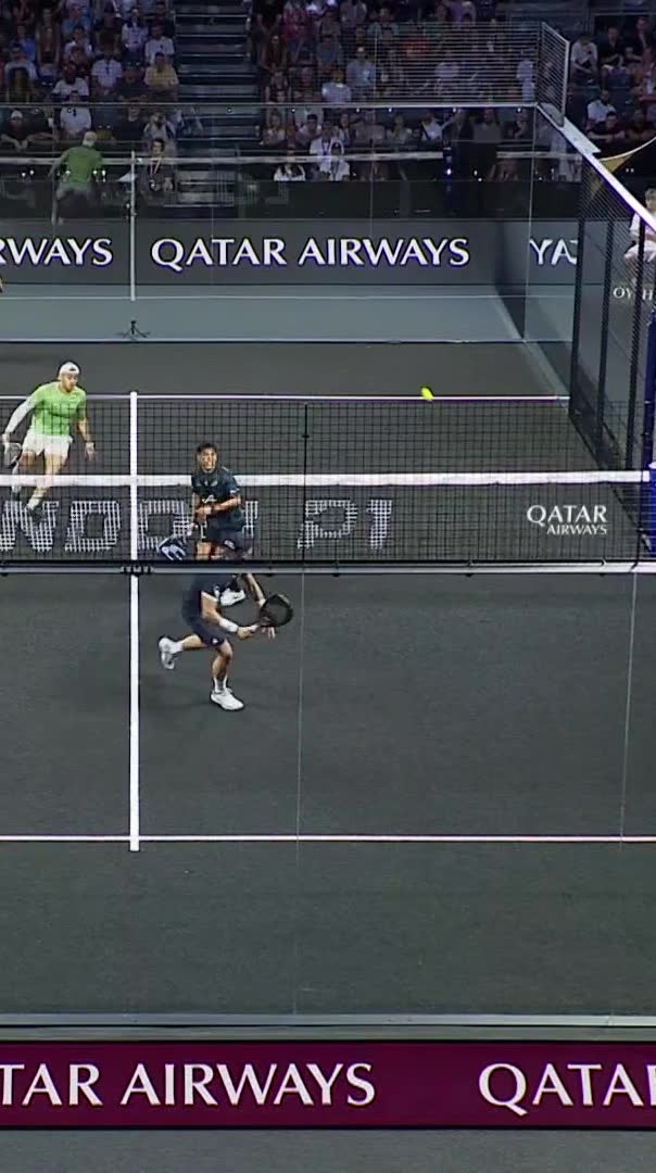 Incredible point won by Augsburger with a smash x4