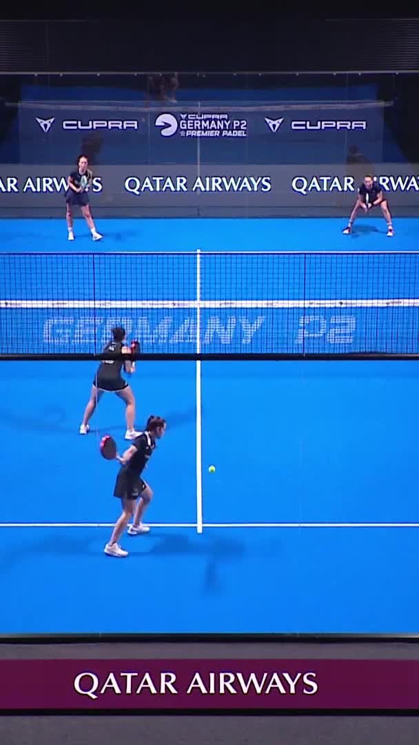 Beautiful drop shot from Ara Martinez
