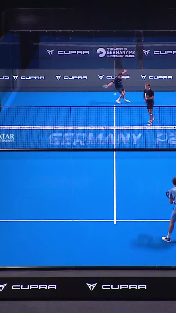 Great recovery from Juanlu Esbri with an X4 smash