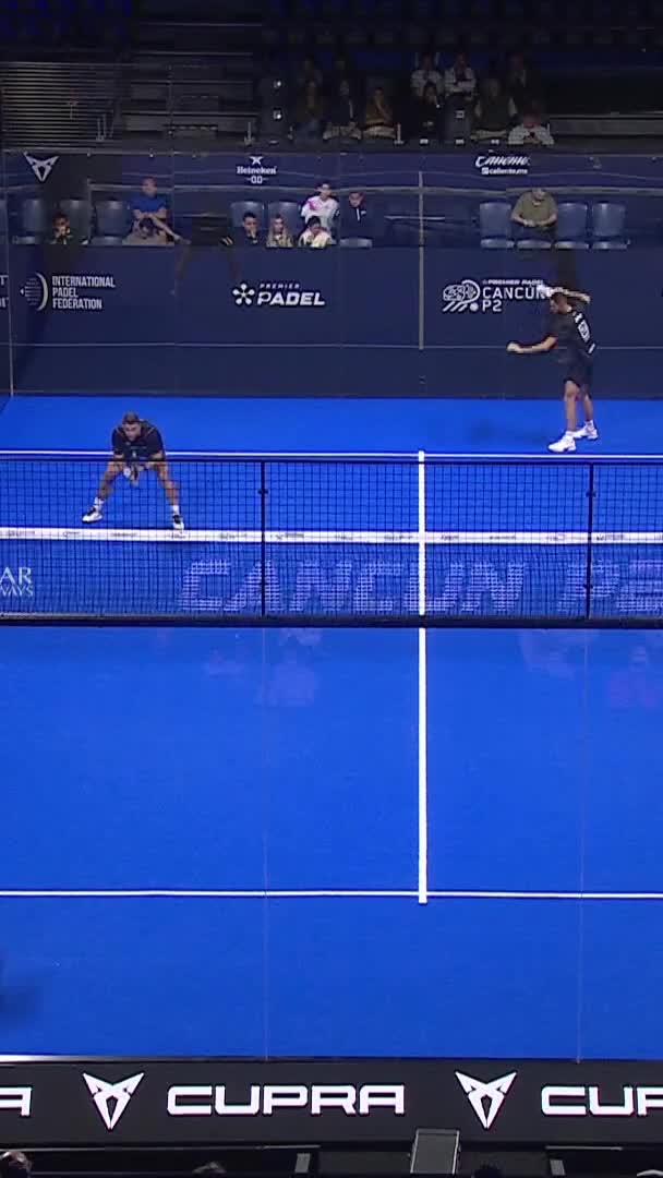 Sanz and Nieto win the Star point on an unforced error by Bautista